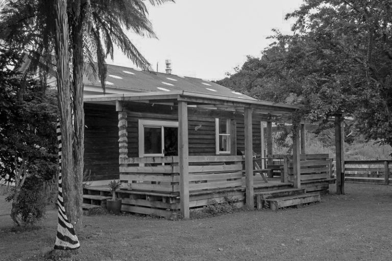 Whangamomona Two Historic & Homely Stay Options